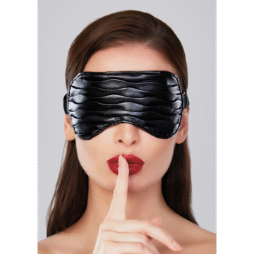 Butter Soft - Faux Leather Mask met Ruffles - One Size